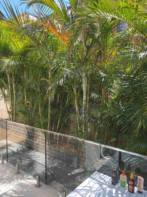 2 Bedroom Ground Floor - Stylish Manly Coast *